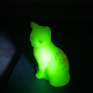 Fenton Burmese Uranium Custard Glass Cat Handpainted Roses Signed Artist Vintage